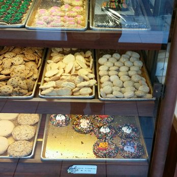 B & W Bakery - Bakeries Near Me - Hackensack, New Jersey