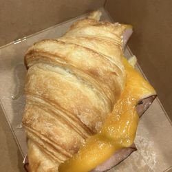 Delysium Bakery - Ham & cheese croissant