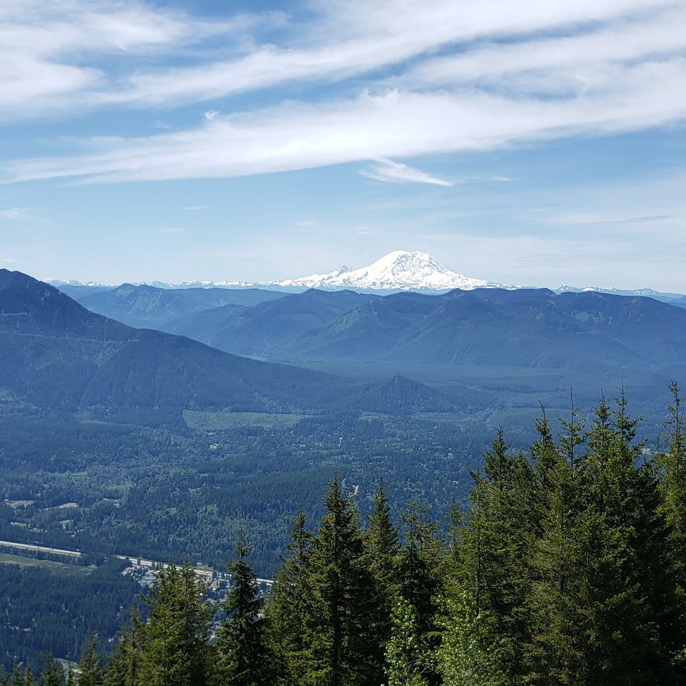 Mount Si - Mt. Rainier in all its glory - Parks Near Me