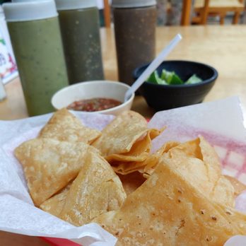 Taqueria Los Cuates - Good chips and salsas. - Mexican Near Me - Aurora, Illinois Taqueria Los Cuates - Good chips and salsas. - Mexican Near Me - Aurora, Illinois