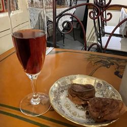 Les Bons Enfants - Kir cassis au vin blanc et soufflés chaud en apéritif