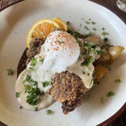 Cafe Oso Azul - Sunday breakfast of chicken-fried steak with poached egg