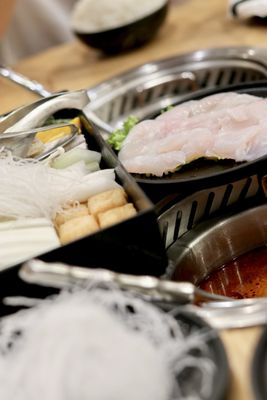 Mumu Hot Pot by null