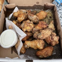 Gumby's Pizza - Parmesan garlic chicken wings