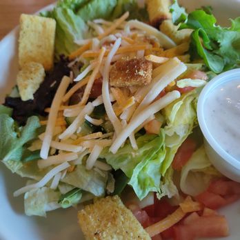 Applebee's Grill + Bar - House salad with ranch dressing - American Near Me - Mustang, Oklahoma Applebee's Grill + Bar - House salad with ranch dressing - American Near Me - Mustang, Oklahoma