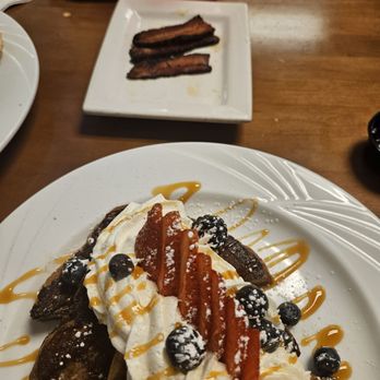 Zenaida's Cafe - French toast and bacon - Cafes Near Me - Las Vegas, Nevada Zenaida's Cafe - French toast and bacon - Cafes Near Me - Las Vegas, Nevada