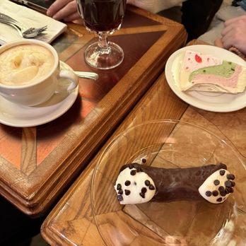 Veniero's - Cannoli - Bakeries Near Me - New York, New York