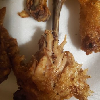 Wishbone Broasted Chicken - This should never have been given to a customer... - Chicken Wings Near Me - Allen Park, Michigan
