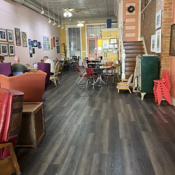 Java Jive - Seating area - Coffee & Tea Near Me - Hannibal, Missouri Java Jive - Seating area - Coffee & Tea Near Me - Hannibal, Missouri