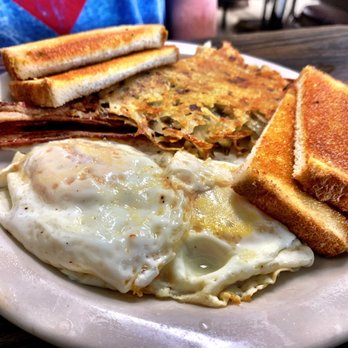 Ernies Country Kitchen - Bacon, Eggs and toast were good. Hash browns were questionable, skip them. - American Near Me - Malden, Missouri