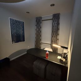 Office area in suite Office area in suite