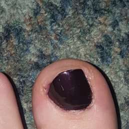 Did my toes intimidate her to cut on a weird angle lol