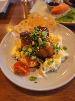 NINNIKU RAMEN IZAKAYA by null