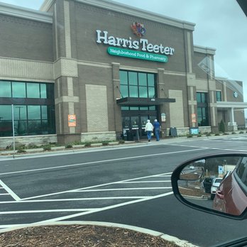 Harris Teeter - Front entrance - Grocery Near Me - Charlotte, North Carolina