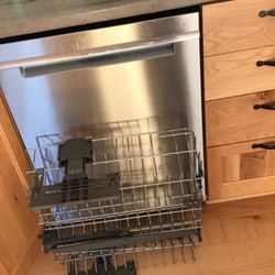 Mer-cleaned by the maid - Broken washer