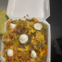 Hot Diggity Dogz - El Grande Italian beef nachos