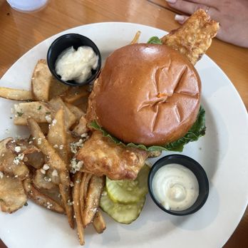 Lobsterville Bar & Grille - Fried Fish Sandwich with Truffle Fries - Bars Near Me - Oak Bluffs, Massachusetts