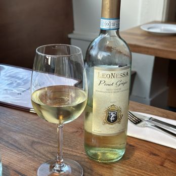 Luisa's Restaurant - LeoNessa Pinot Grigio - Italian Near Me - San Francisco, California Luisa's Restaurant - LeoNessa Pinot Grigio - Italian Near Me - San Francisco, California