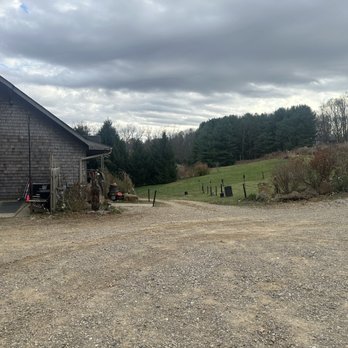 Ugly Bunny Winery - Wineries Near Me - Loudonville, Ohio