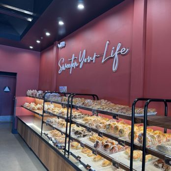 85°C Bakery Cafe - Santee - Pastries Display - Bakeries Near Me - Santee, California 85°C Bakery Cafe - Santee - Pastries Display - Bakeries Near Me - Santee, California