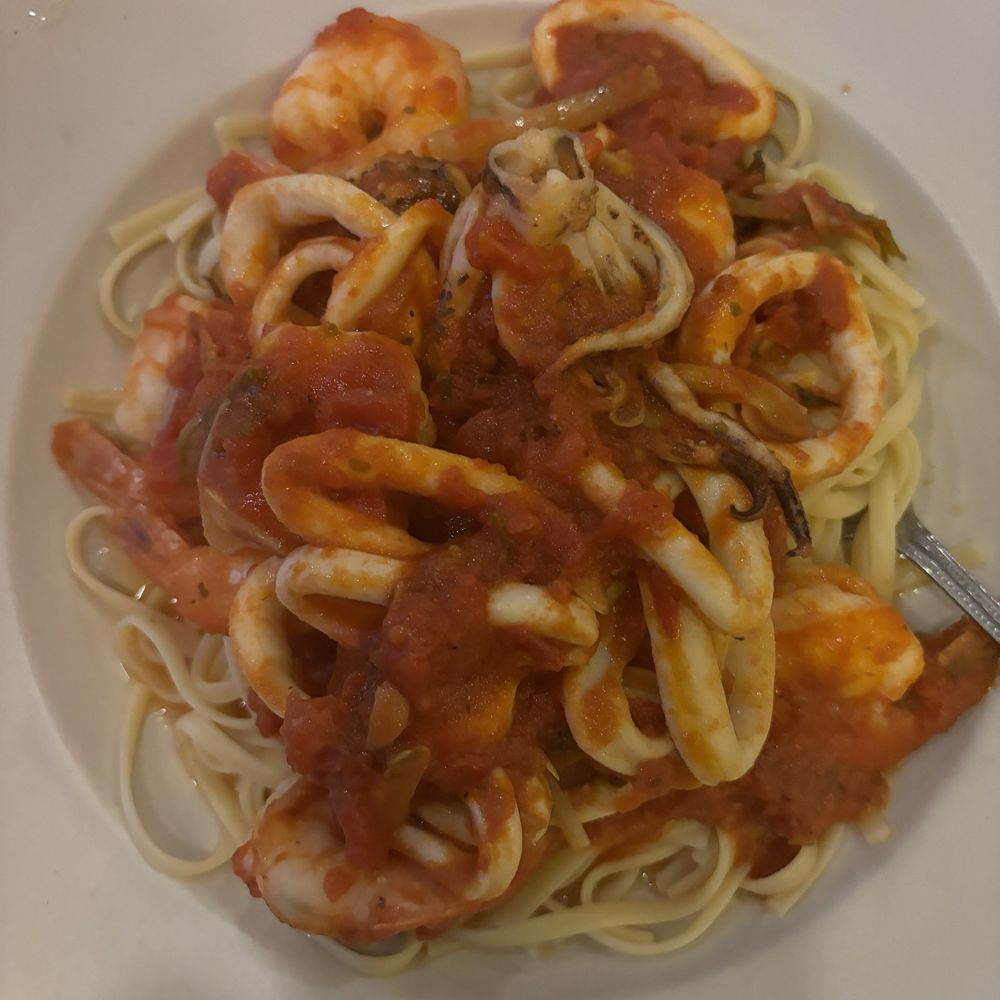 Scotti's Restaurant & Pizzeria - Linguine Tri Combo (minus the clams) - Pizza Near Me - Schenectady, New York Scotti's Restaurant & Pizzeria - Linguine Tri Combo (minus the clams) - Pizza Near Me - Schenectady, New York