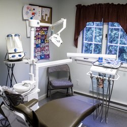 Maple Dental Associates - Drs. Scanell & Hollinger, Inc. dental exam room