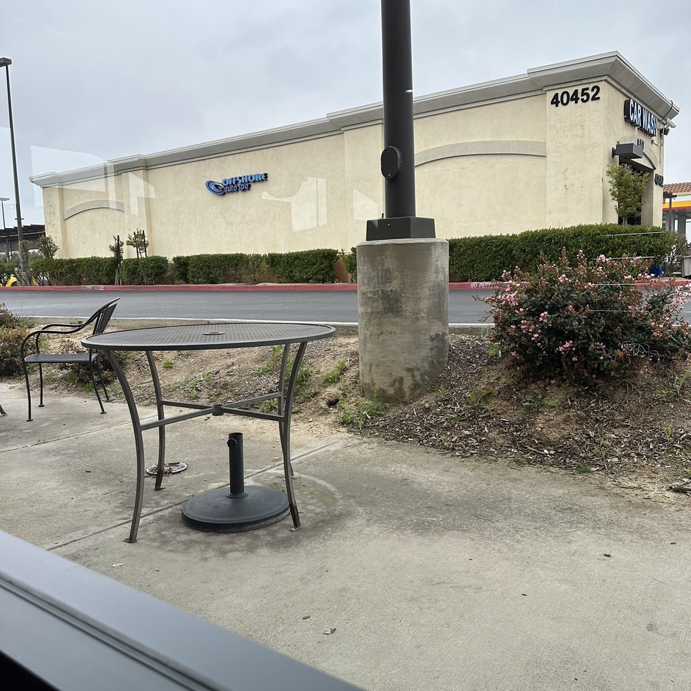 Rise to Grind - Horrible outside situation... don't know who would sit here.. - Coffee & Tea Near Me - Murrieta, California Rise to Grind - Horrible outside situation... don't know who would sit here.. - Coffee & Tea Near Me - Murrieta, California
