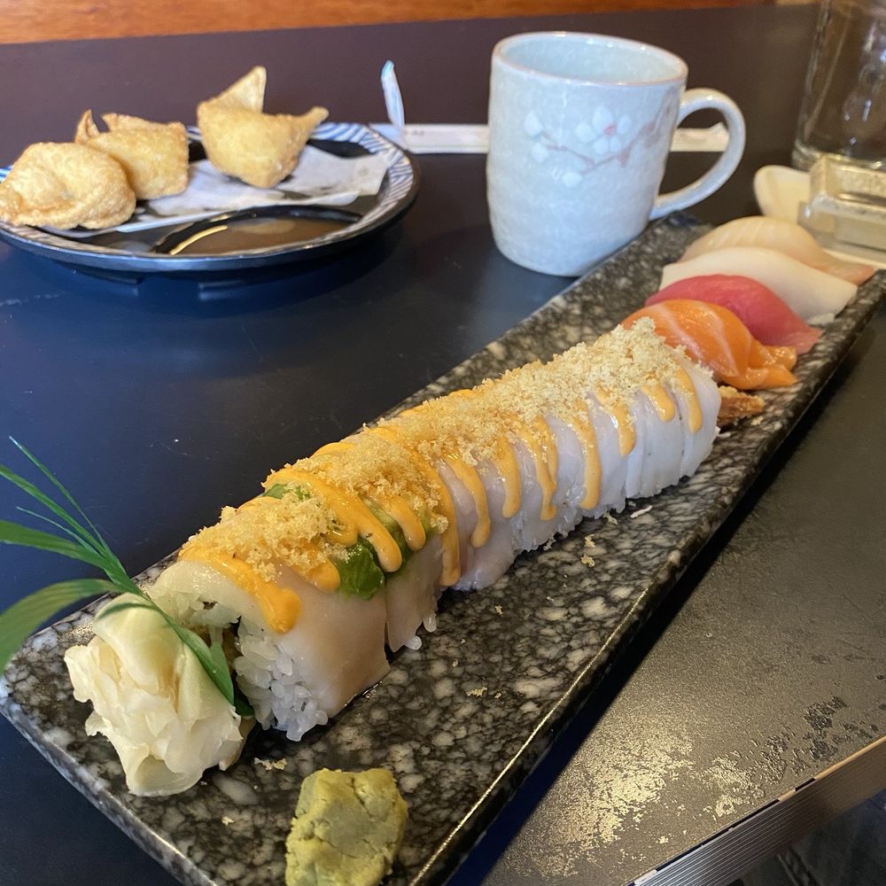Sushi Hana - White tiger roll with the sushi lunch 1 combo - Sushi Bars Near Me - Affton, Missouri Sushi Hana - White tiger roll with the sushi lunch 1 combo - Sushi Bars Near Me - Affton, Missouri