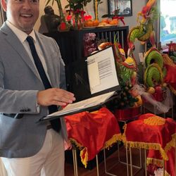 Vietnamese Wedding MC / DJ - Emcee Bilingual