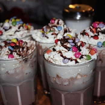 Café de la Presse - Le bon Super Chocolate Mokka Company; chocolat-chaud-mashmallow-sirop-crème-fraiche-smarties! (Renommé depuis, ingrédients pareils.) - Coffee & Tea Near Me - Ixelles, BRU Café de la Presse - Le bon Super Chocolate Mokka Company; chocolat-chaud-mashmallow-sirop-crème-fraiche-smarties! (Renommé depuis, ingrédients pareils.) - Coffee & Tea Near Me - Ixelles, BRU