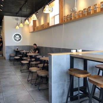 ROYALTEA - Seating area - Bubble Tea Near Me - Orlando, Florida