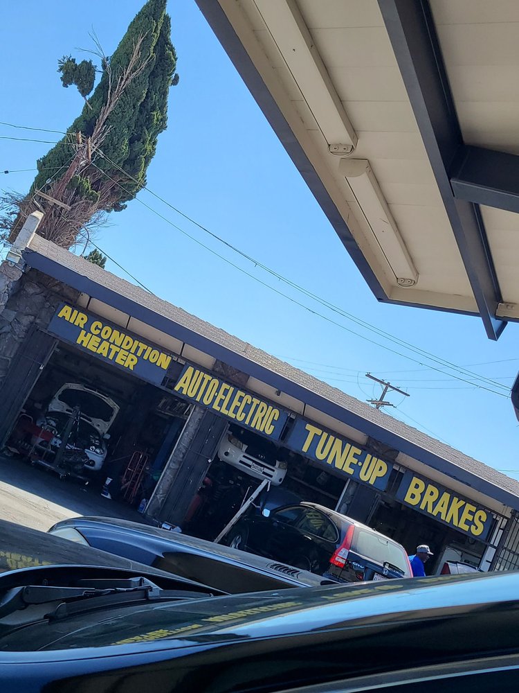 Leimert Auto Service, Los Angeles Roadtrippers