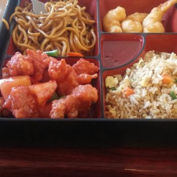 Mei Mei - One of the lunch plates (sweet and sour chicken with prawns) - Chinese Near Me - Patterson, California Mei Mei - One of the lunch plates (sweet and sour chicken with prawns) - Chinese Near Me - Patterson, California