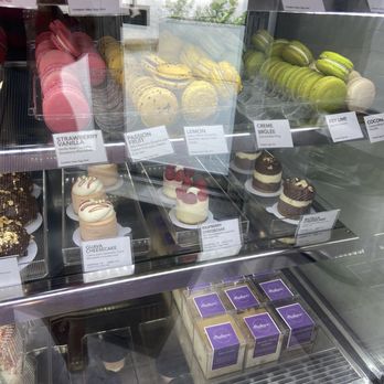 dbakers Sweet Studio - Bakeries Near Me - Miami, Florida