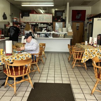 Dicky Doos Diner - The interior of the restaurant - Diners Near Me - Lawrenceville, Georgia