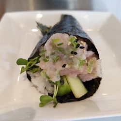 Sakae Sushi - Negihama hand roll, love it.