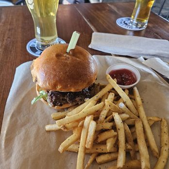 Hillman Beer - The signature burger - Breweries Near Me - Asheville, North Carolina Hillman Beer - The signature burger - Breweries Near Me - Asheville, North Carolina