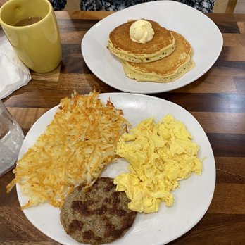 Scramblers Restaurant - Mini Classic with Turkey sausage & hash browns - Breakfast & Brunch Near Me - Jacksonville, Florida