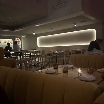 Baleia - Atmosphere - Wine Bars Near Me - Boston, Massachusetts