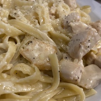 Trattoria Cattaneo - Fettuccine Chicken Alfredo - Italian Near Me - Santa Rosa, California