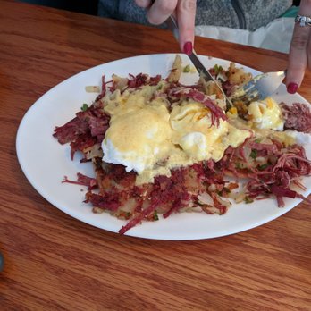 The Blue Cottage - Corn beef hash eggs benedict - Breakfast & Brunch Near Me - Providence, Rhode Island The Blue Cottage - Corn beef hash eggs benedict - Breakfast & Brunch Near Me - Providence, Rhode Island