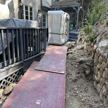 Soul Spa Movers - LA very narrow path from backyard to front yard, and flexible to get to OC backyard. - Movers Near Me - Garden Grove, California