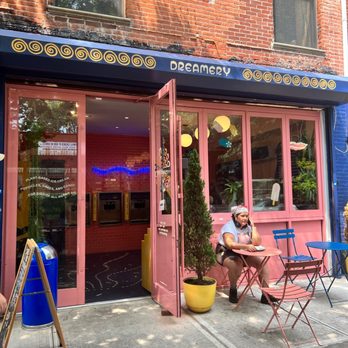 Dreamery BK - Outside - Ice Cream & Frozen Yogurt Near Me - Brooklyn, New York