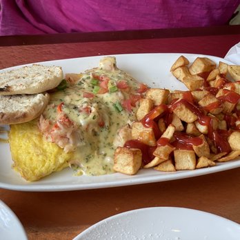Another Broken Egg Cafe - Breakfast & Brunch Near Me - Clearwater Beach, Florida