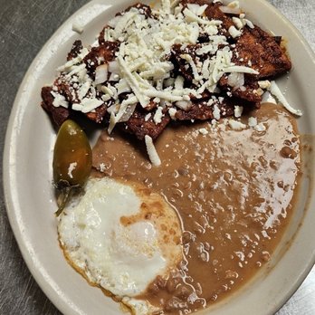 El Michoacano Mexican Restaurant - Chilaquiles Rojos - Mexican Near Me - Del Valle, Texas El Michoacano Mexican Restaurant - Chilaquiles Rojos - Mexican Near Me - Del Valle, Texas