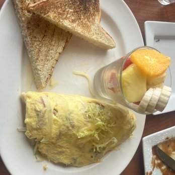 Blue's Egg + Bakery - Pulled Ham Omelette - Breakfast & Brunch Near Me - Milwaukee, Wisconsin