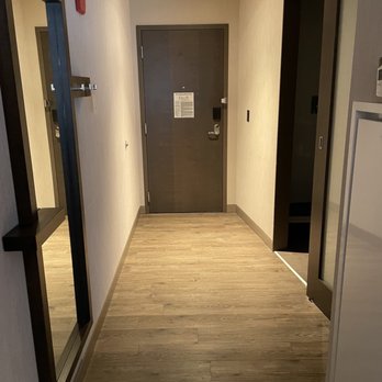 Cambria Hotel Chicago Loop - Theatre District - Hallway - Hotels Near Me - Chicago, Illinois Cambria Hotel Chicago Loop - Theatre District - Hallway - Hotels Near Me - Chicago, Illinois