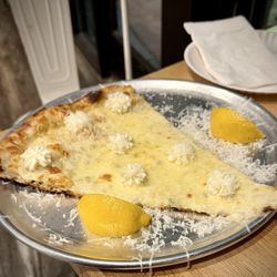 Gimani - Handcrafted white lemon pizza
