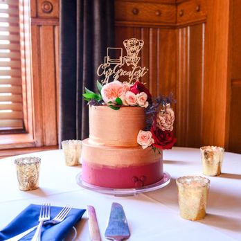 Simma's Bakery - Bakeries Near Me - Wauwatosa, Wisconsin