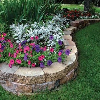 Sosa‘s Landscaping - a flower bed - Lawn Services Near Me Sosa‘s Landscaping - a flower bed - Lawn Services Near Me